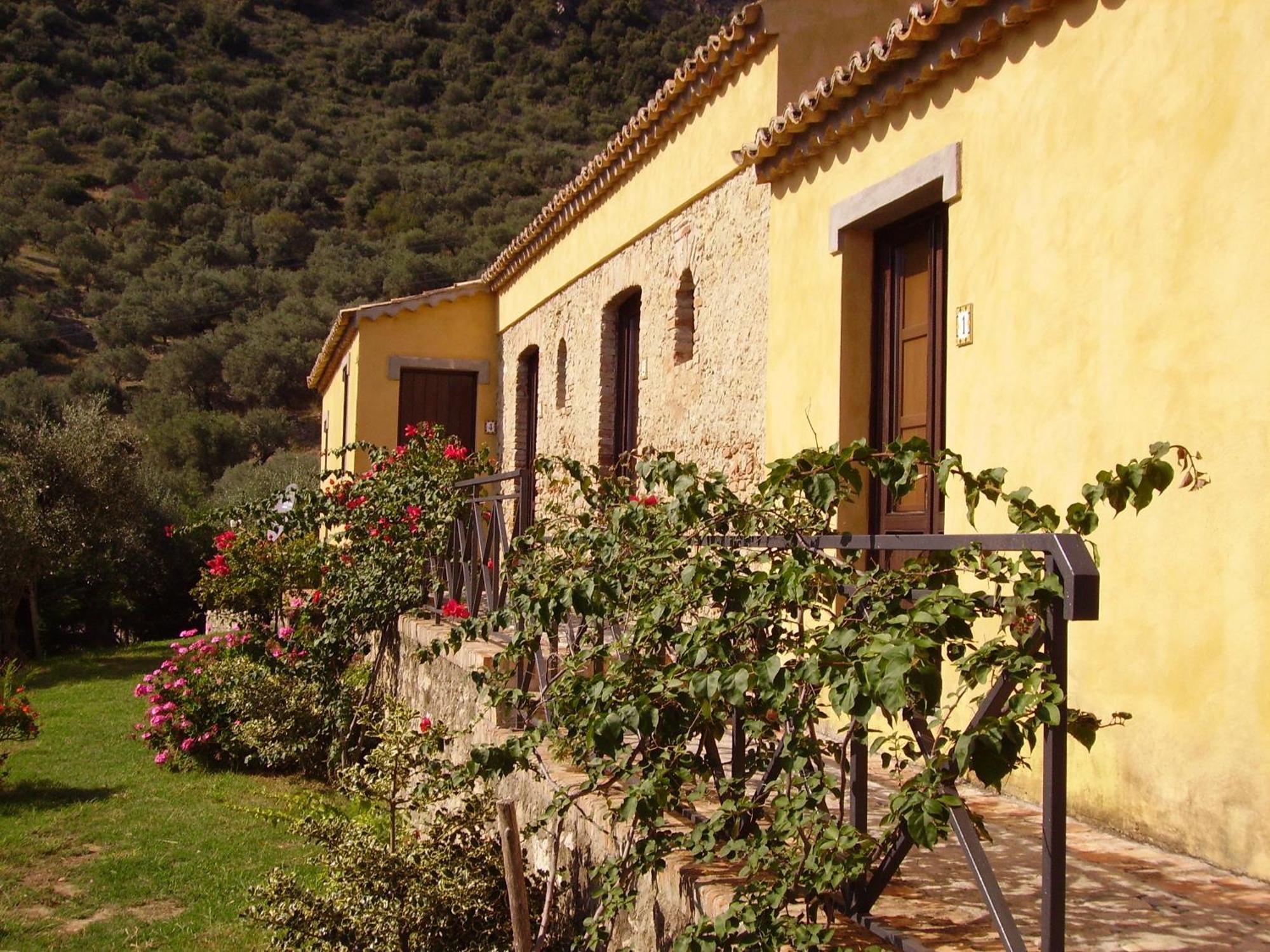 Azienda Agrituristica Biologica Il Querceto Santa Severina Eksteriør bilde