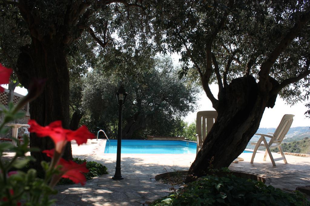 Azienda Agrituristica Biologica Il Querceto Santa Severina Eksteriør bilde