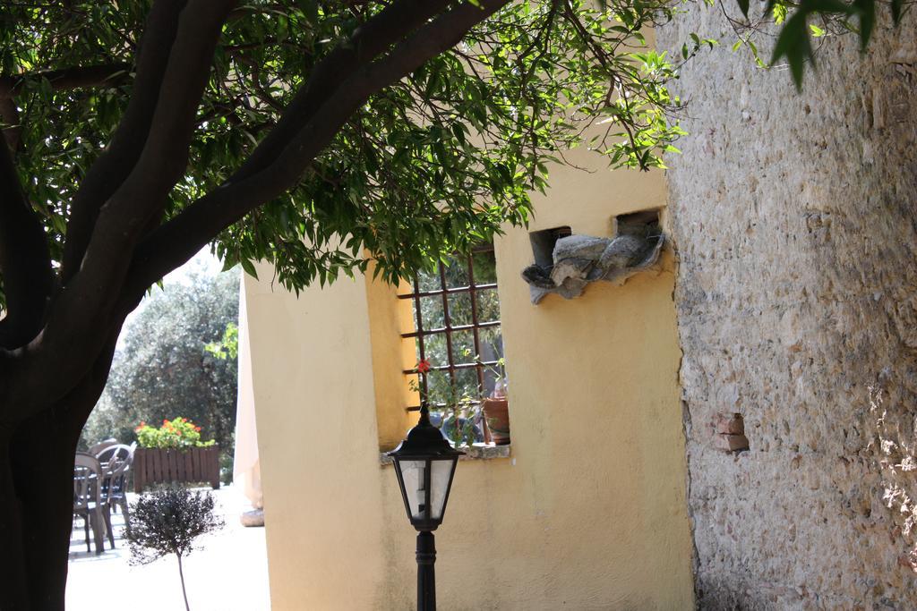 Azienda Agrituristica Biologica Il Querceto Santa Severina Eksteriør bilde