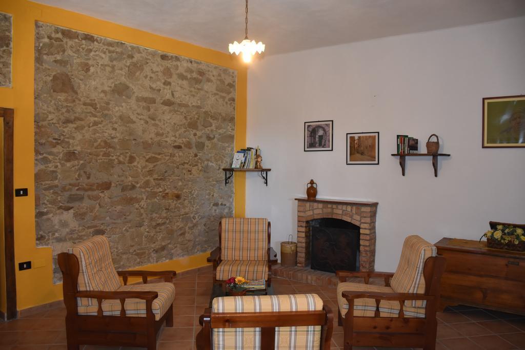 Azienda Agrituristica Biologica Il Querceto Santa Severina Eksteriør bilde