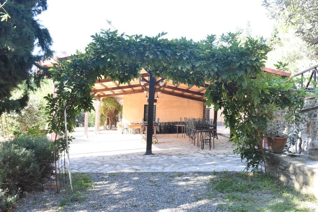 Azienda Agrituristica Biologica Il Querceto Santa Severina Eksteriør bilde